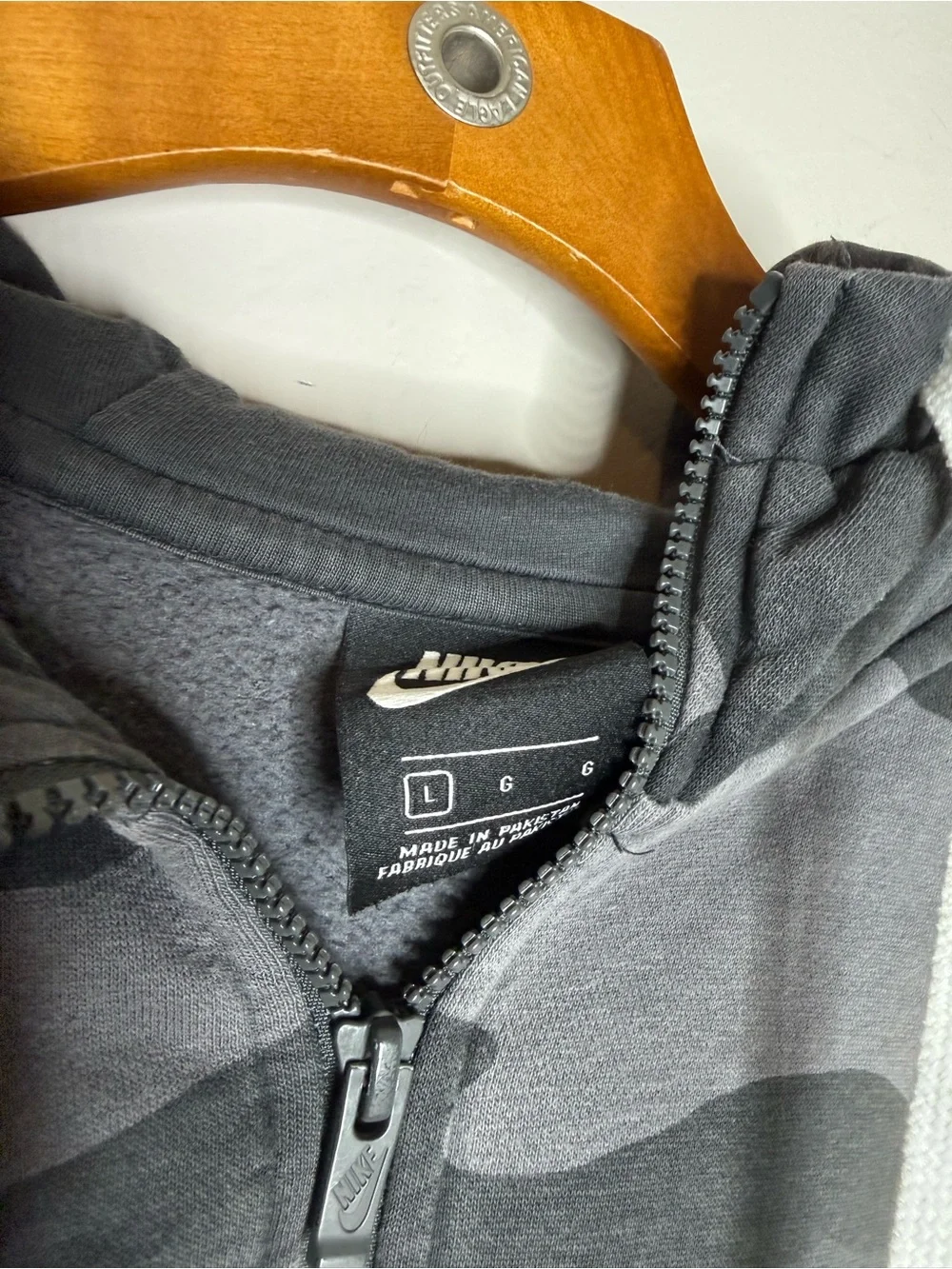 Nike men’s sportswear club fleece camo full zip hoodie black gray size large